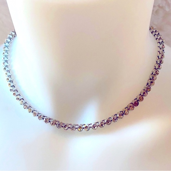Classy & Beautiful Nine West Diamond like rhinestone choker necklace - Picture 3 of 8